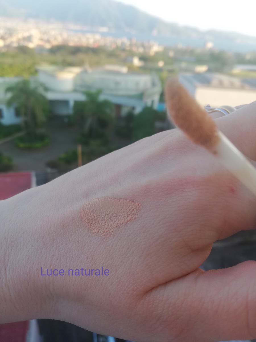 Swatch luce naturale Correttore Wet N Wild Foto Focus Concealer