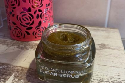 Sugar Scrub Esfoliante Illuminante all’olio di semi d’uva di L’Oreal Paris