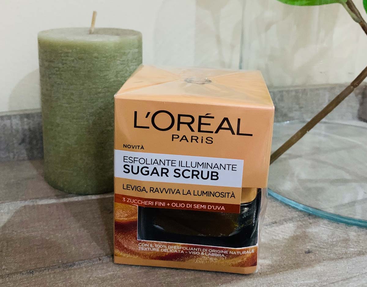 Sugar Scrub Esfoliante Illuminante all’olio di semi d’uva di L’Oreal Paris