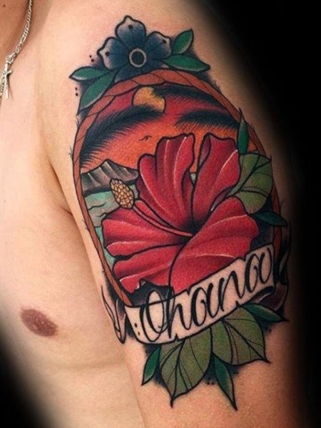 Tatuaggio fiore hawaiano