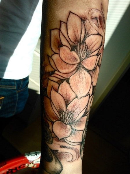 Tatuaggio fiore lilium