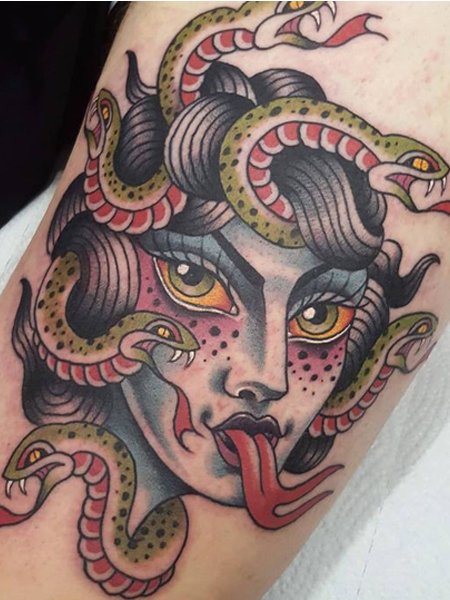 Tatuaggio Medusa old school
