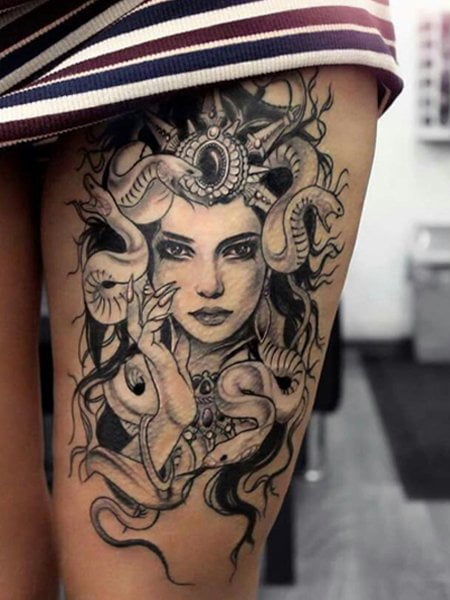 Tatuaggio sexy con Medusa