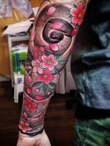 tatuaggio Giapponese con colore rosa