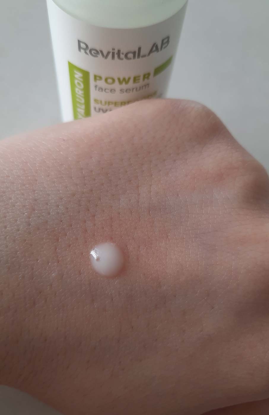 Consistenza RevitaLAB Power, siero viso concentrato a base di supercibi Consistenza RevitaLAB Power, siero viso concentrato a base di supercibi