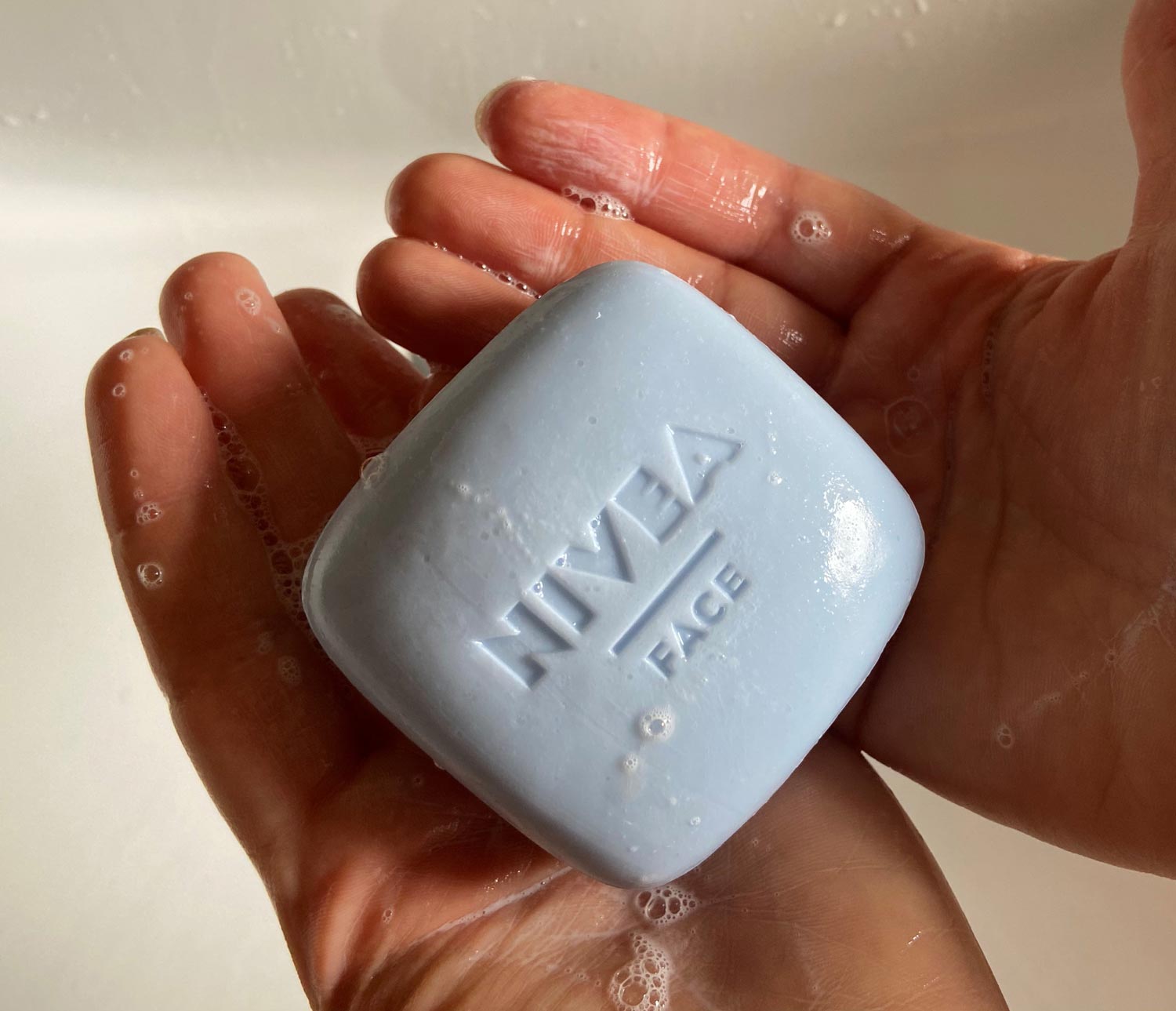 Nivea Naturally Clean detergente solido viso