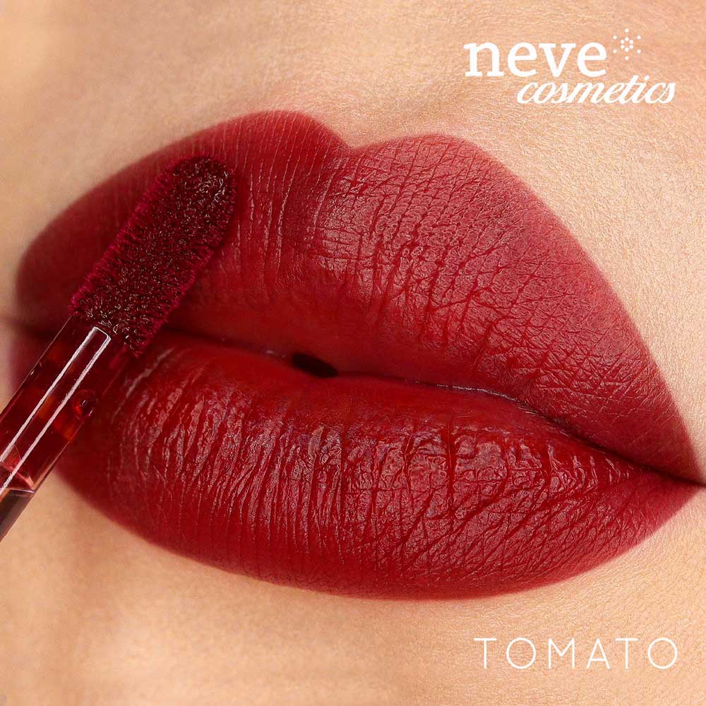 Swatch tinta labbra Neve Cosmetics - Tomato Rosso Corallo 