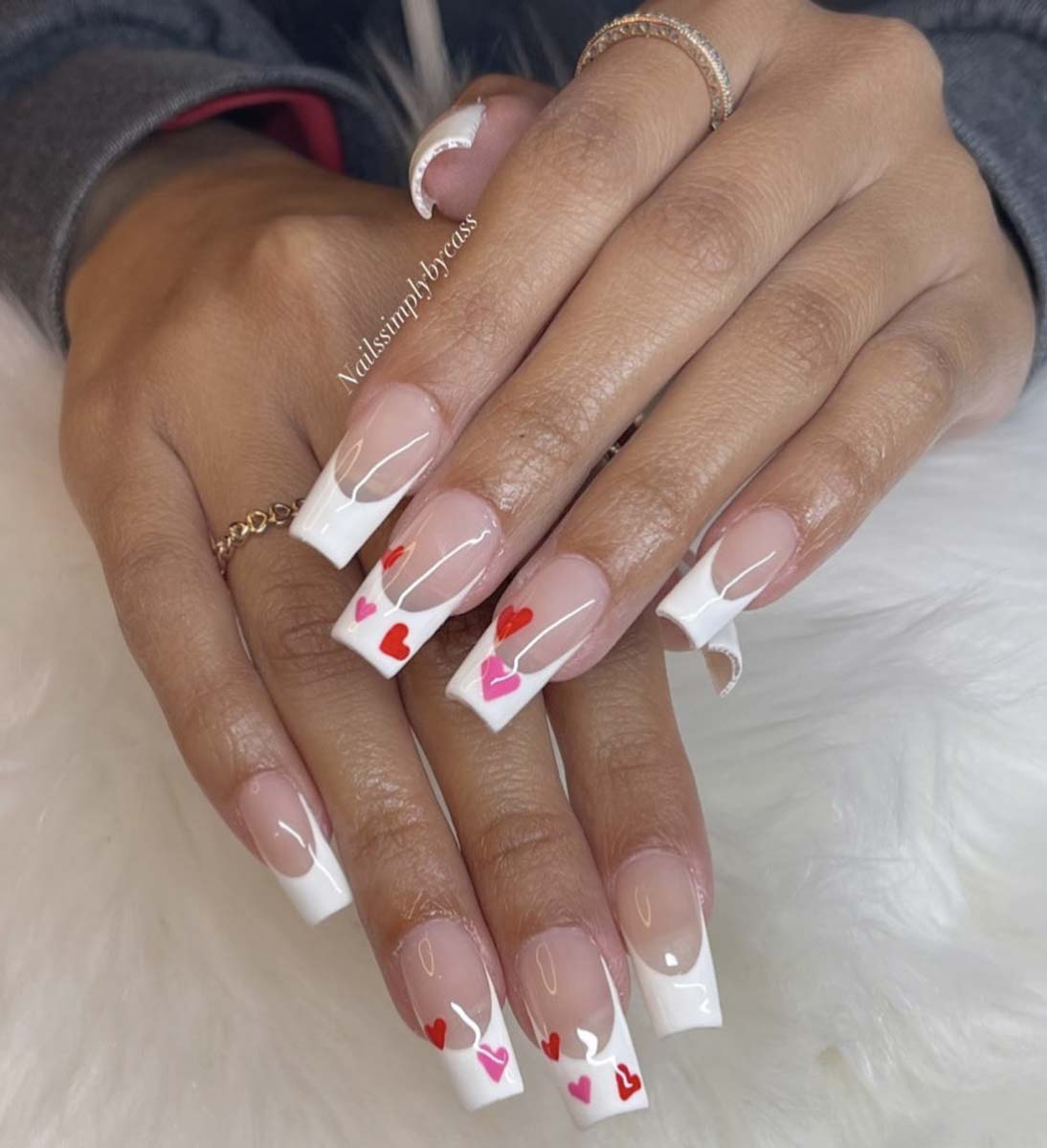 Unghie San Valentino 2023: le idee nail art più romantiche a tema love da copiare 8 unghie san valentino 54