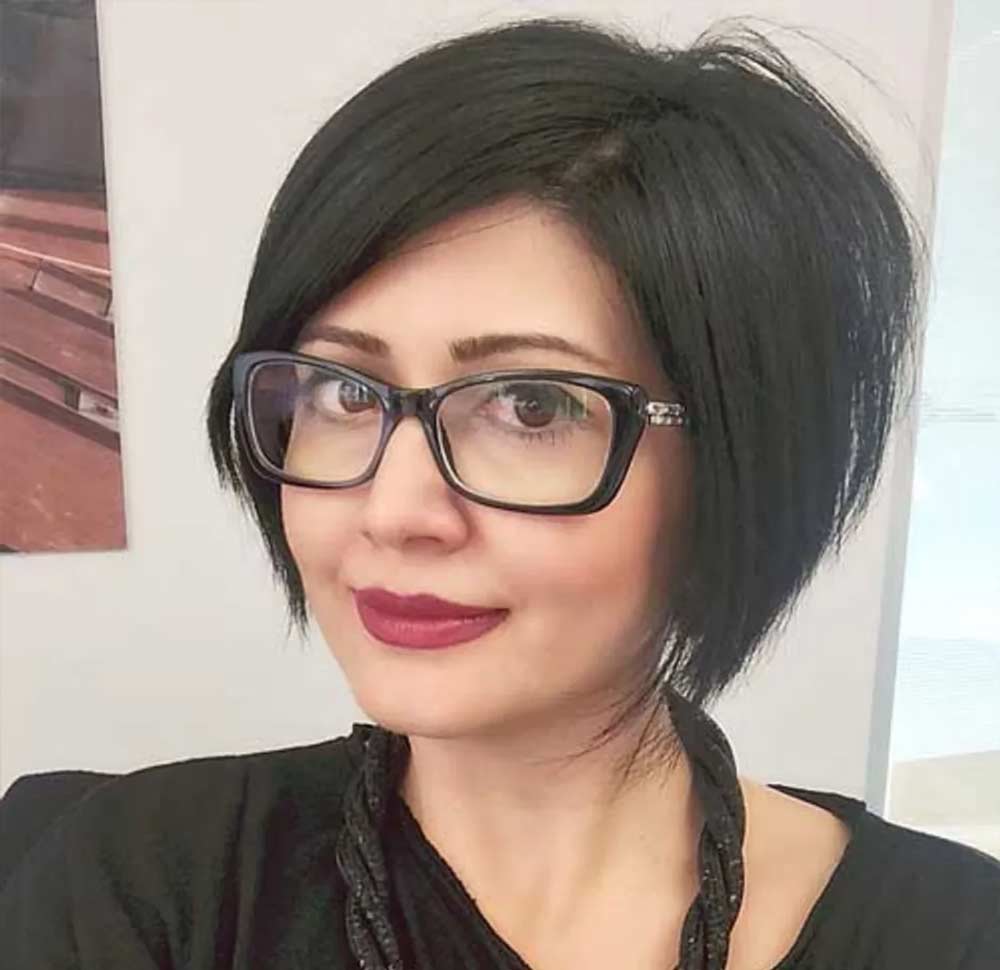 Bob inverso per capelli castani scuri Bob inverso per capelli castani scuri