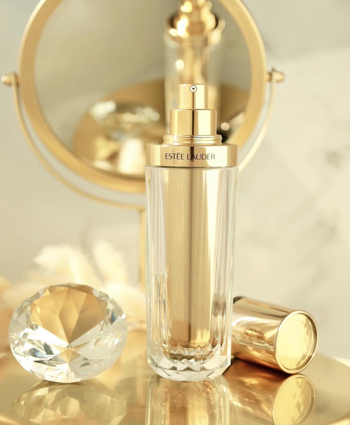 Re-Nutriv Ultimate Diamond Transformative Brilliance Siero Estee Lauder