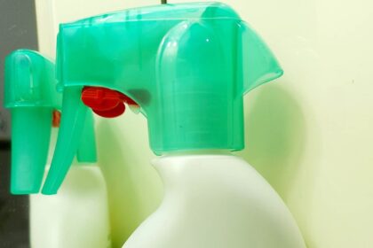 Spray solare 50+ con Aloe di Omia abbronzatura