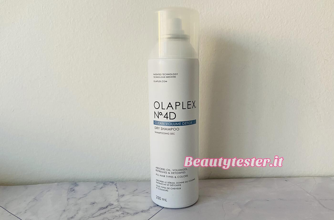 Olaplex 4D Clean Volume Detox shampoo secco