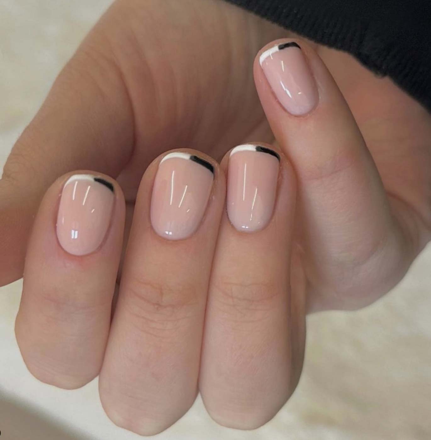 micro french manicure 12
