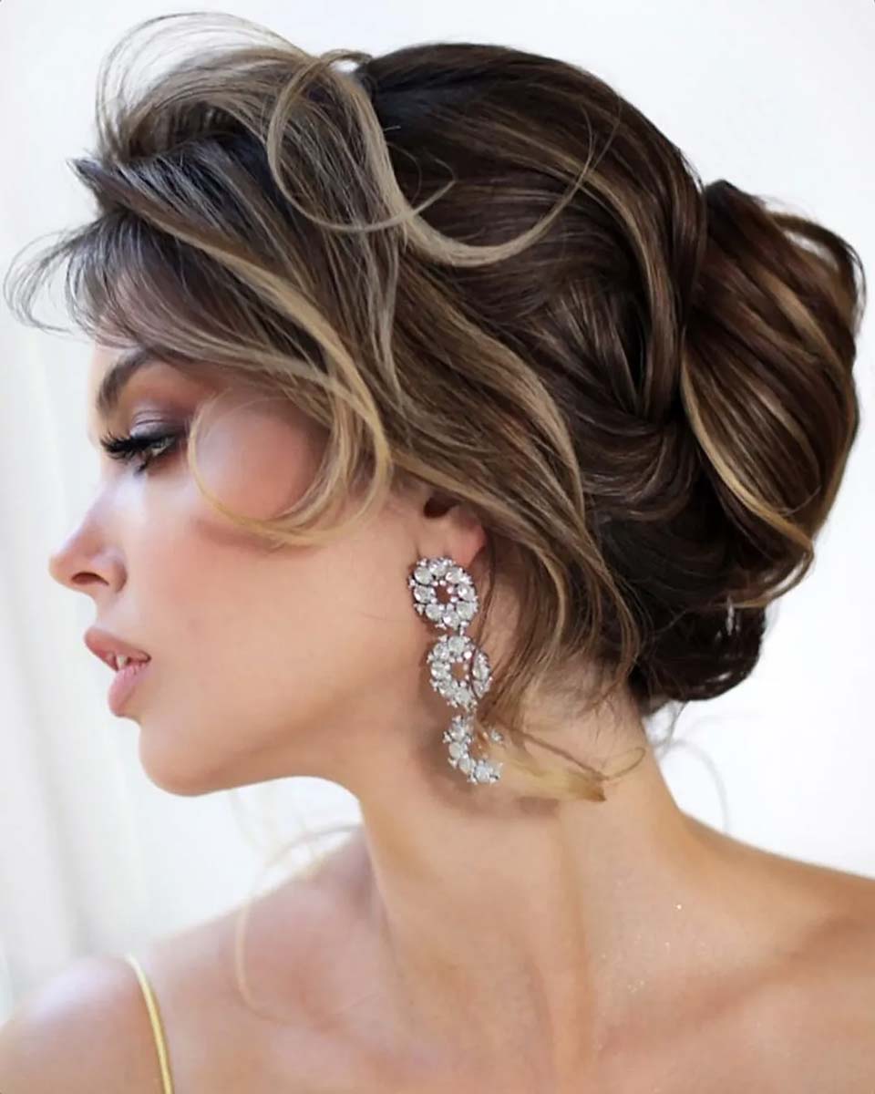 Acconciature da sposa per capelli corti 2023: Foto e guida 6 Acconciature raccolte attorcigliate
