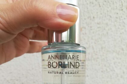 Siero Bifasico Ialuronico Shake di Annemarie Borlind