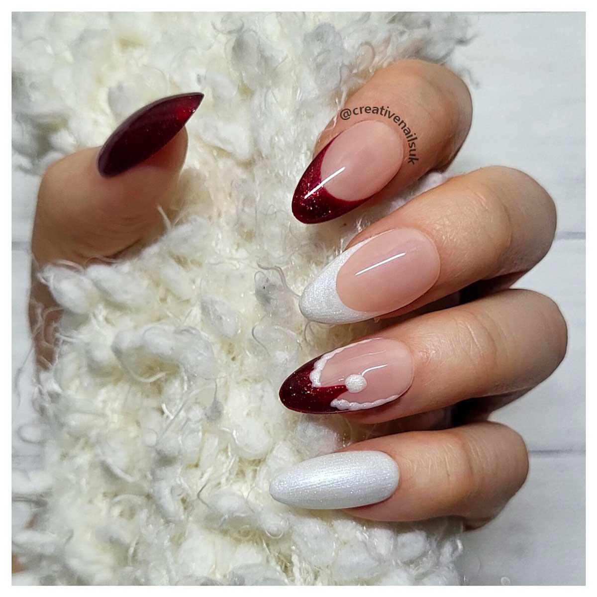 Unghie finte natalizie bianco e rosso glitterato