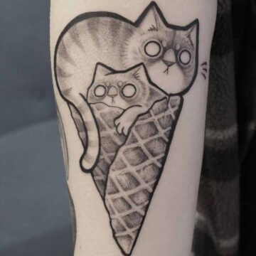 tatuaggio gatto dentro cono gelato