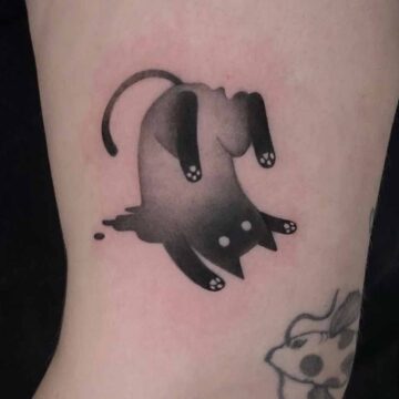 Tatuaggio gatto che cade di Tattooist Meoru