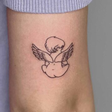 Tatuaggio semplice piccolo che ritrae un angelo di spalle