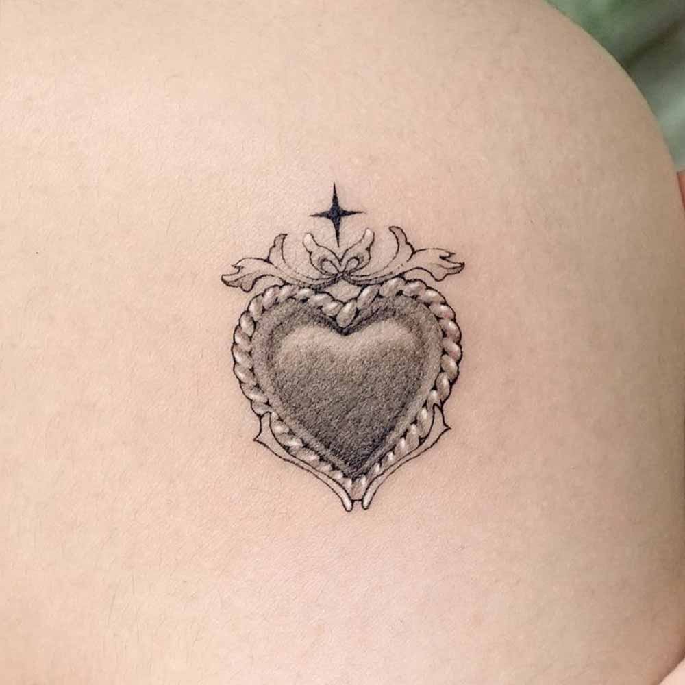 Tatuaggio cuore: 50 FOTO idee uniche e significati 4 tatuaggio cuore semplice 3