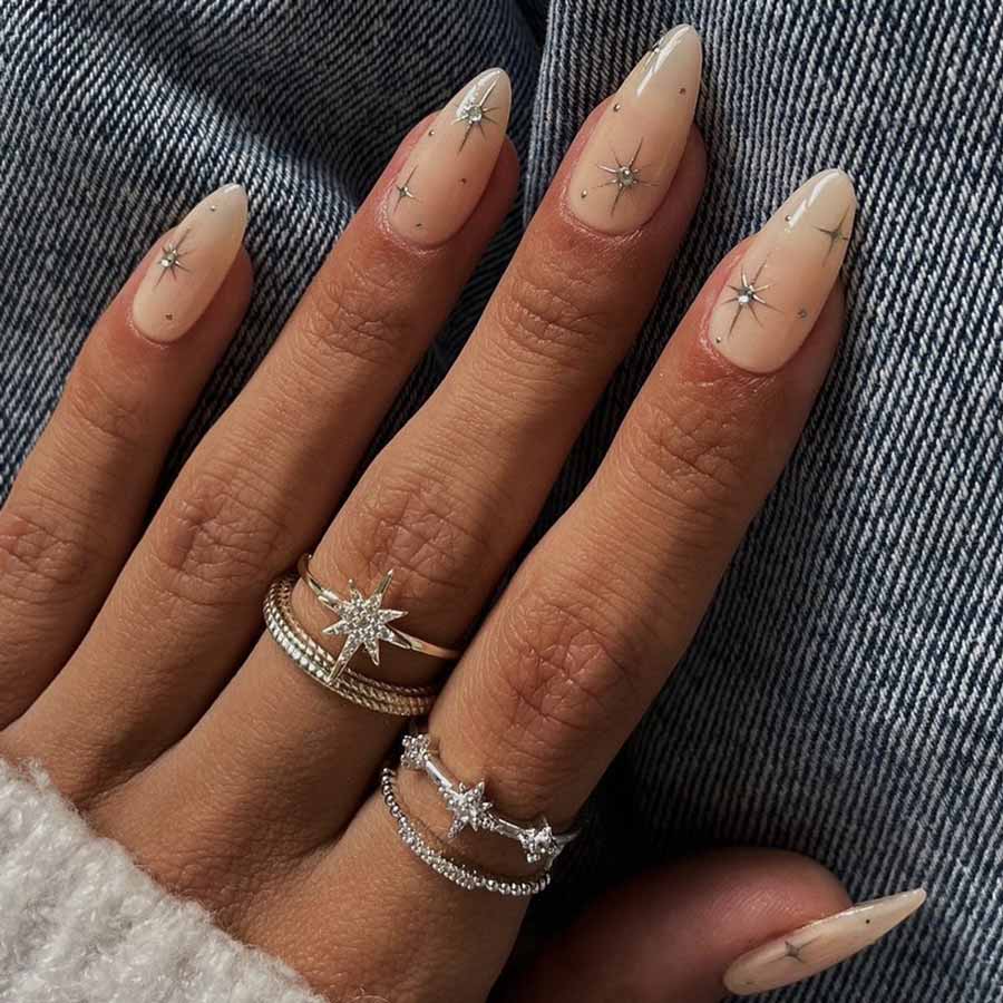 unghie gel bianche con stelle cromate argento unghie gel bianche con stelle cromate argento