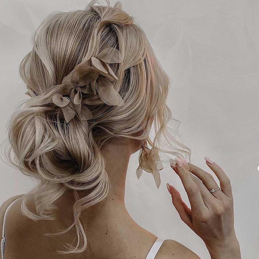 Acconciature per capelli lunghi eleganti