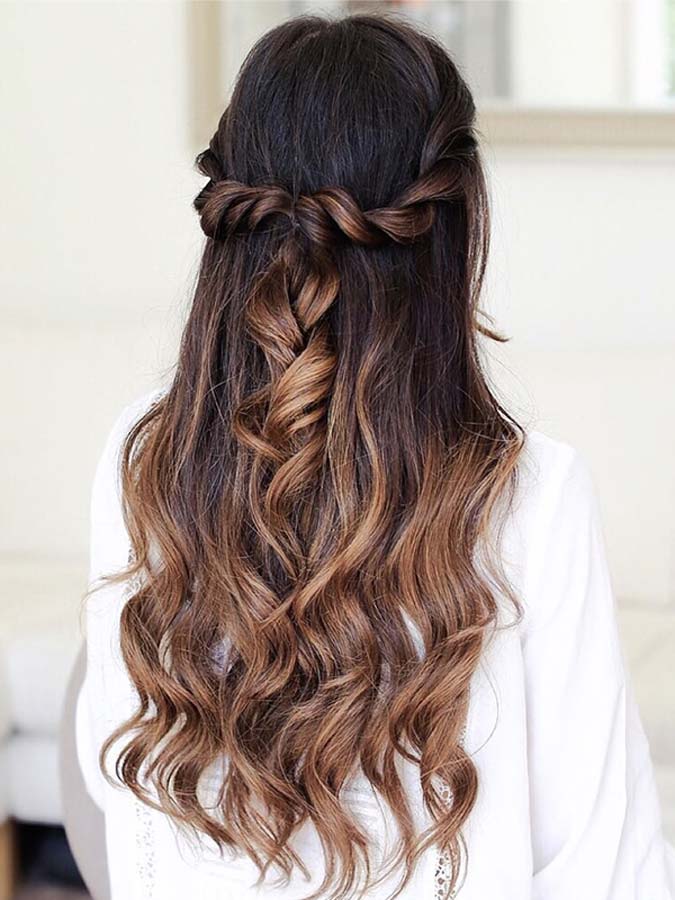 Acconciature semiraccolte per capelli lunghi