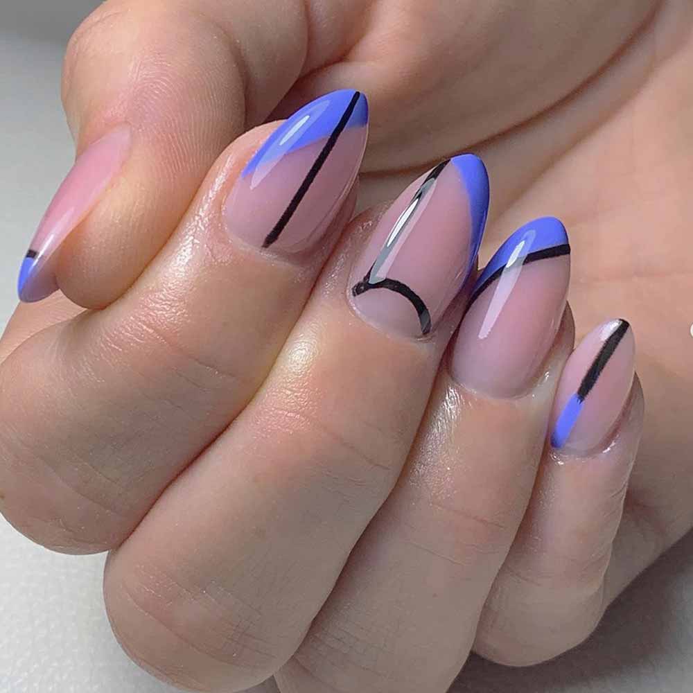 Unghie nere e blu idea nail art elegante e minimalista Unghie nere e blu idea nail art elegante e minimalista