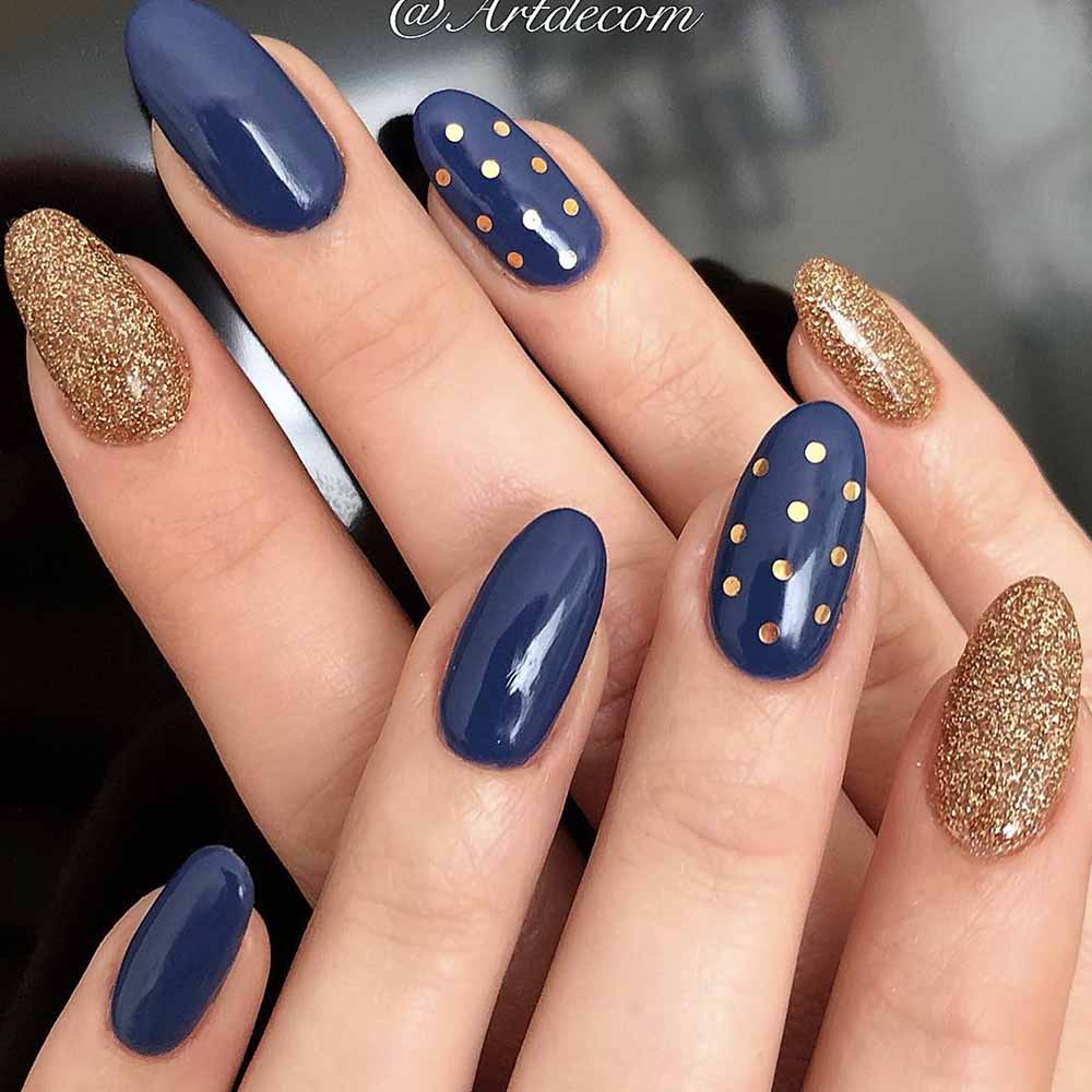 Unghie blu Denim e oro Unghie blu Denim e oro