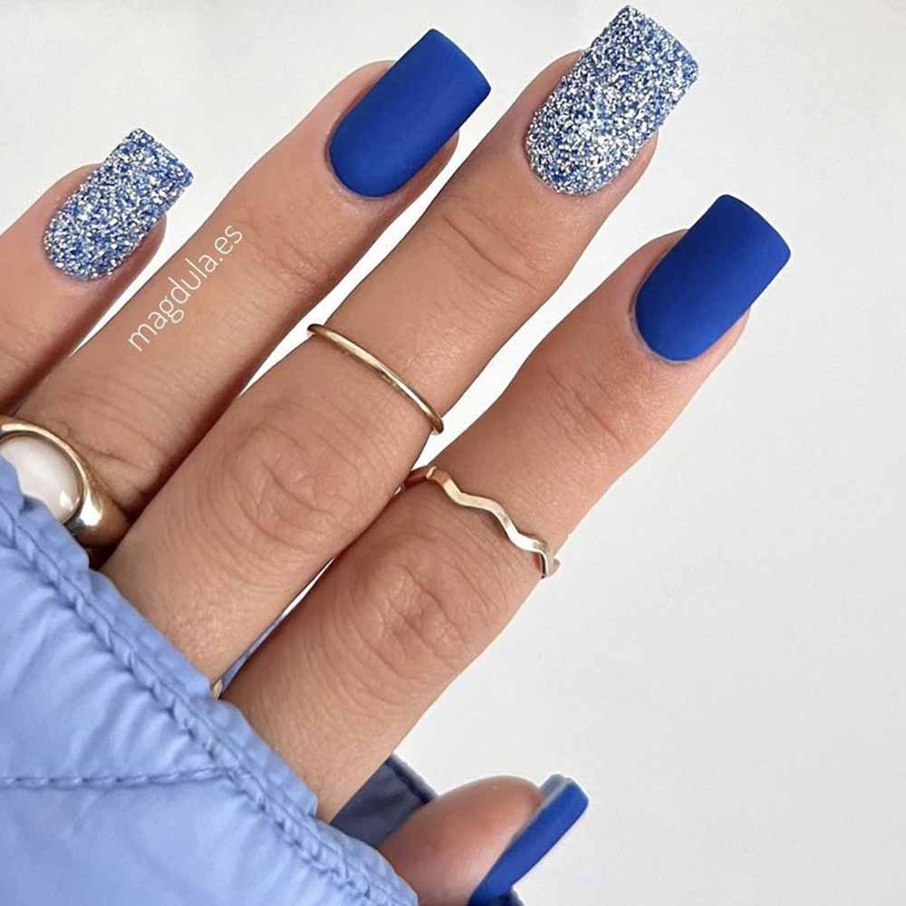 Unghie blu e argento Unghie blu e argento