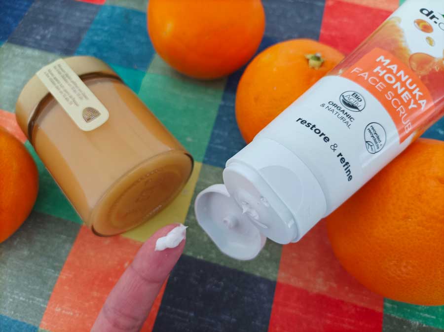 Scrub viso “Manuka Honey” di Dr. Organic