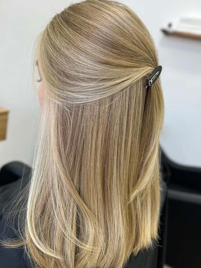 Shatush biondo caldo capelli lisci e medi