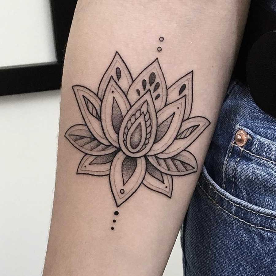 Tatuaggio fiori di Loto Monocromatico nero Tatuaggio fiori di Loto Monocromatico nero