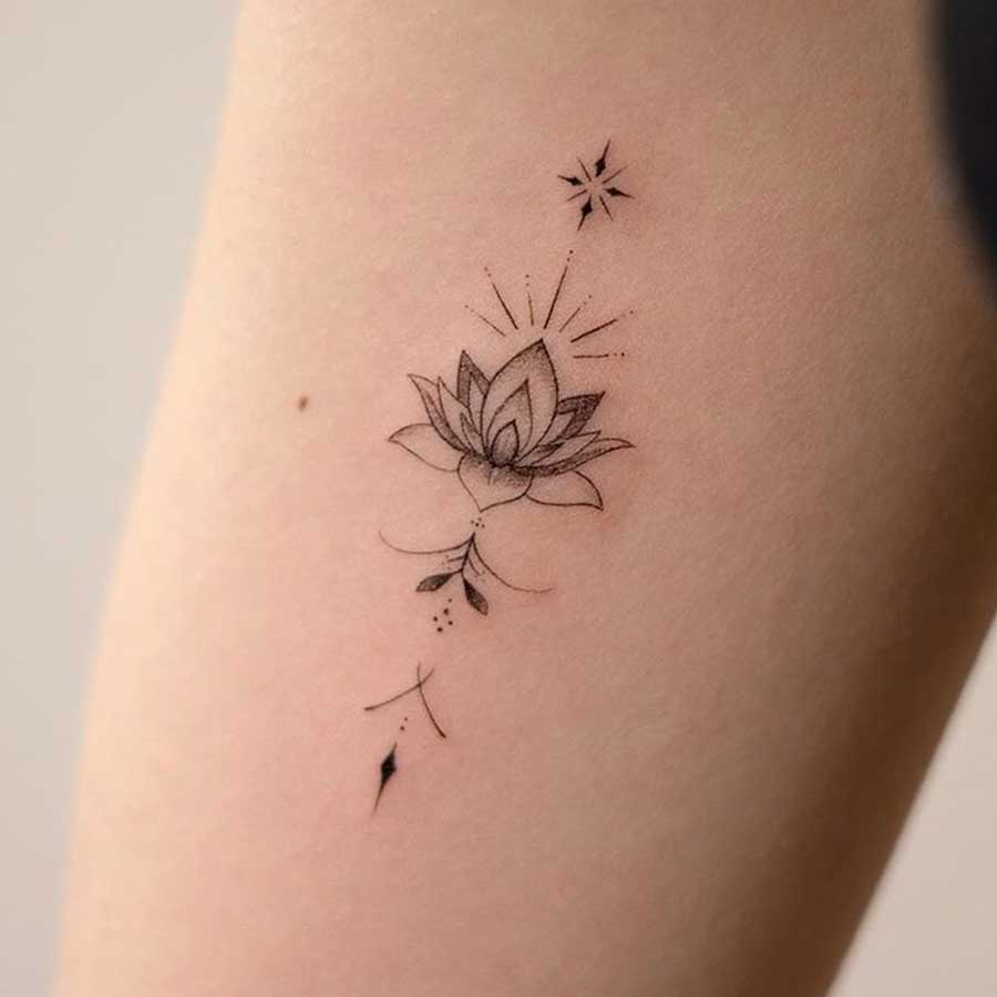 tatuaggio piccolo elegante braccio